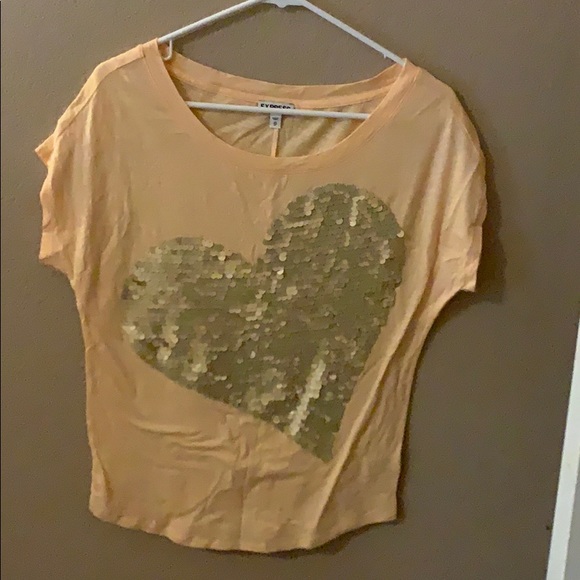 XS Peach Express shirt with gold sequin heart - Picture 1 of 4